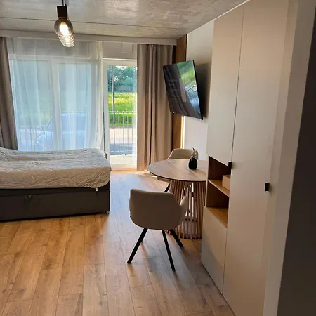 Roza- Lotnisko Apartment